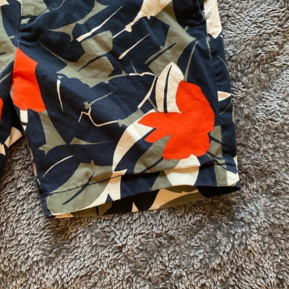 TOMMY HILFIGER Women’s Floral Chino Shorts - Picture 12 of 14